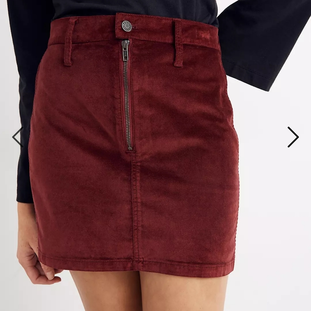 NWT Madewell Stretch Velveteen Straight Zip Mini Skirt. Burgundy